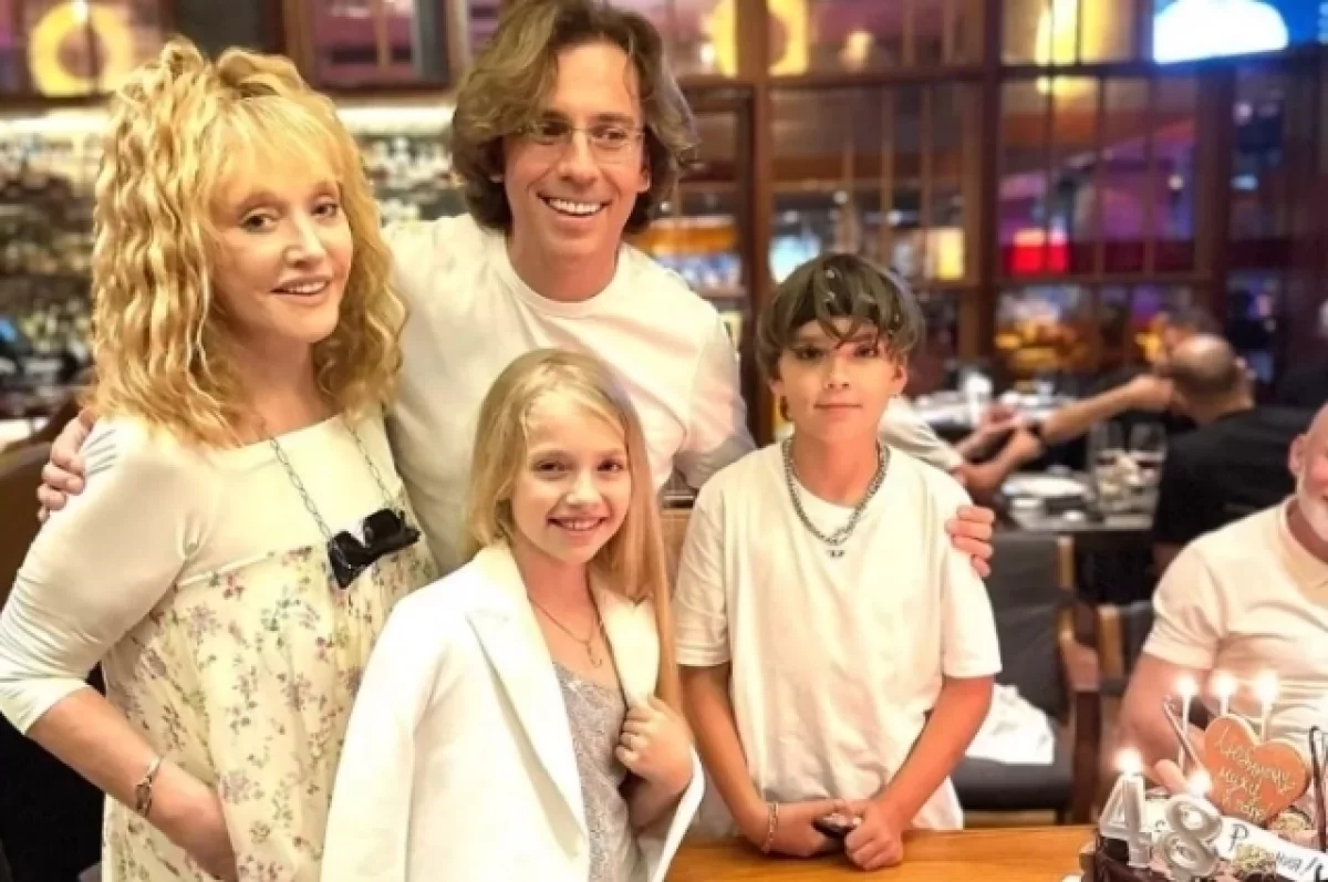 Пугачёва и Галкин разница в возрасте: сколько лет между звёздами