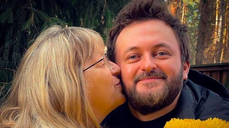 Дзидзьо растрогал сеть: показал маму-красавицу на пляже