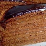 Шоколадный медовик «Женский каприз» — нежный торт, который влюбляет с первого кусочка