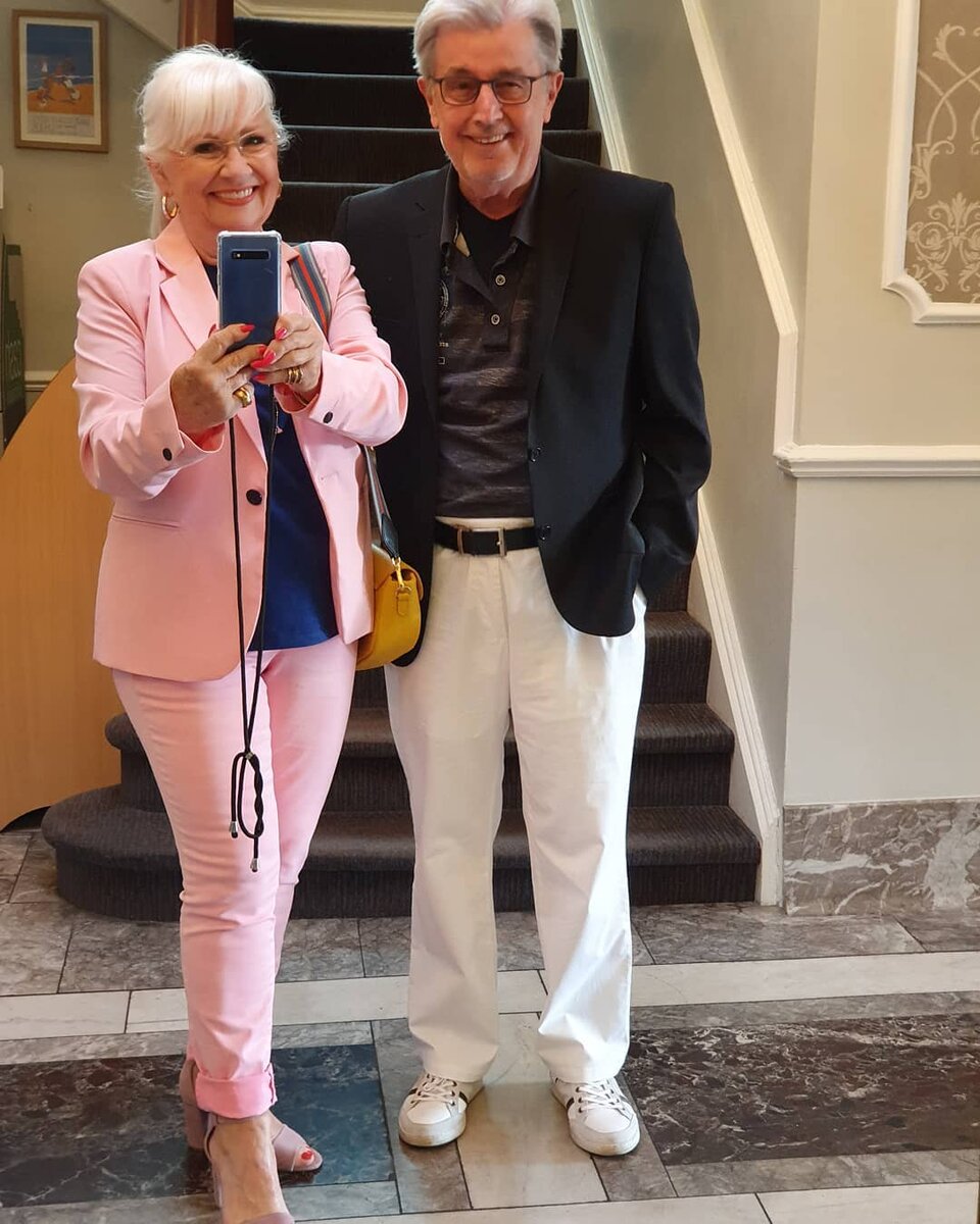 Вот как надо одеваться в 70 лет: стильные образы пенсионерки из Германии покоряют мир 17 16