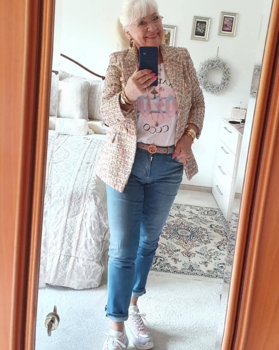 Вот как надо одеваться в 70 лет: стильные образы пенсионерки из Германии покоряют мир 7 6