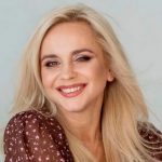 Весеннее настроение в кадре: Лилия Ребрик показала почти двухлетнюю Адель в сказочном платье