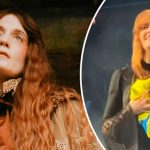 «Охрана хотела забрать флаг Украины, но певица вмешалась»: трогательный поступок Флоренс Уэлч на концерте в Праге