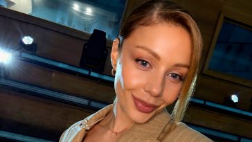 Прозрачная юбка и глубокий смысл: Кароль удивила откровенным перевоплощением