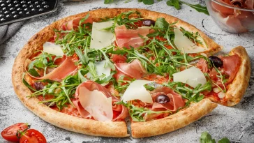 0001 proshuto z olivkami ta parmezanom