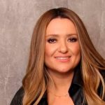 Утро, умиляющее до слез: дочери застелили дом лепестками роз и тронули Могилевскую искренним сюрпризом