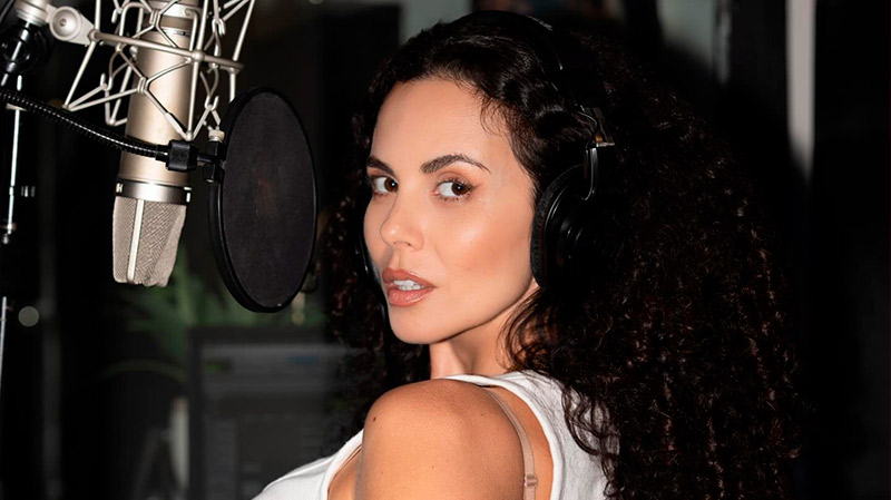 Эпатаж в Майами: Настя Каменских поразила образом в стиле Марии-Антуанетты