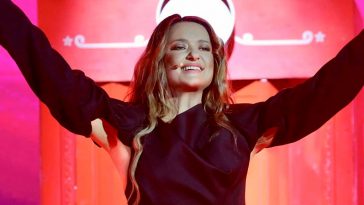 Домашний праздник с пеной: Могилевская устроила дочке веселое купание