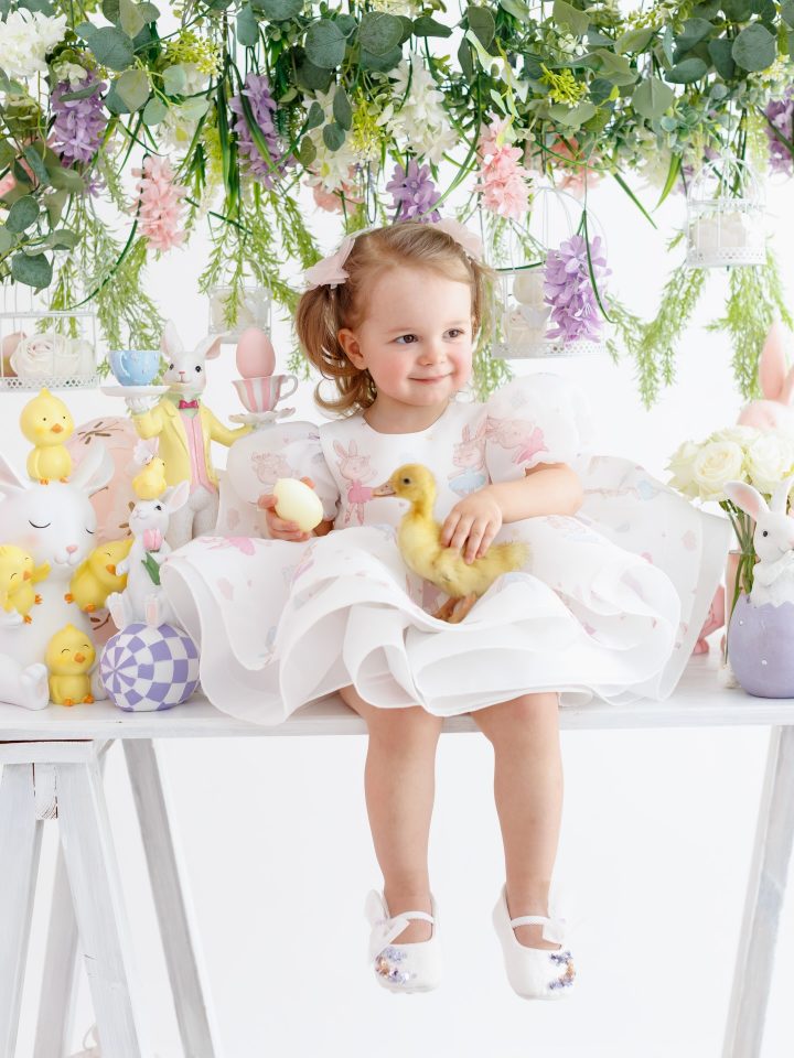 Три маленьких принцессы и много света: Ребрик поделилась нежными кадрами дочерей к Вербному воскресенью 4 liliia.rebrik 1775418632280 e1775419520215