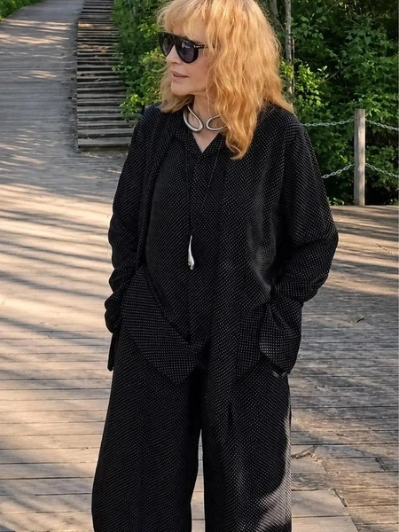 Заметно похудела после операции на сердце: Алла Пугачева вышла на прогулку в Юрмале 2