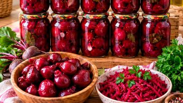 Маленькую свёклу больше не выбрасываю: мариную целиком — зимой открываю банку и сразу готовлю салат