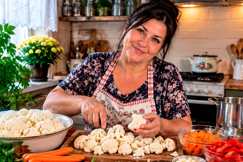 🥦 Маринованная цветная капуста «Золотая хрустящая» — исчезает со стола быстрее огурцов! Простой рецепт на каждый день