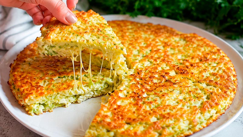 Кабачковые хачапури с сыром и творогом на сковороде
