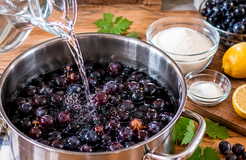 🍇 Виноградный компот на зиму с лимонной кислинкой — рубиновый напиток с насыщенным вкусом и ароматом лета!