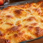 Королевская шарлотка с яблоками и сметанной заливкой — простой рецепт