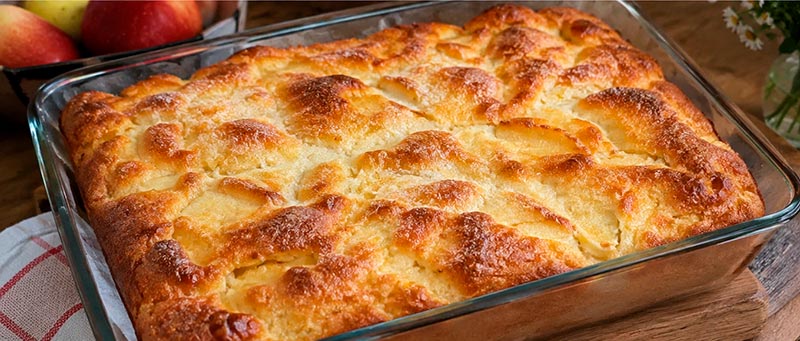 Королевская шарлотка с яблоками и сметанной заливкой — простой рецепт 4 Королевская шарлотка с яблоками и сметанной заливкой — простой рецепт
