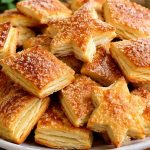 Очень вкусное слоёное печенье со сладкой корочкой — простой рецепт